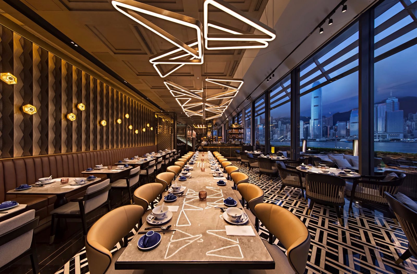 復(fù)古奢華酒樓飯店裝修設(shè)計(jì)-第5張圖片-上海古都建筑設(shè)計(jì)集團(tuán) 復(fù)古奢華酒樓飯店裝修設(shè)計(jì)-第5張圖片-上海古都建筑設(shè)計(jì)集團(tuán)